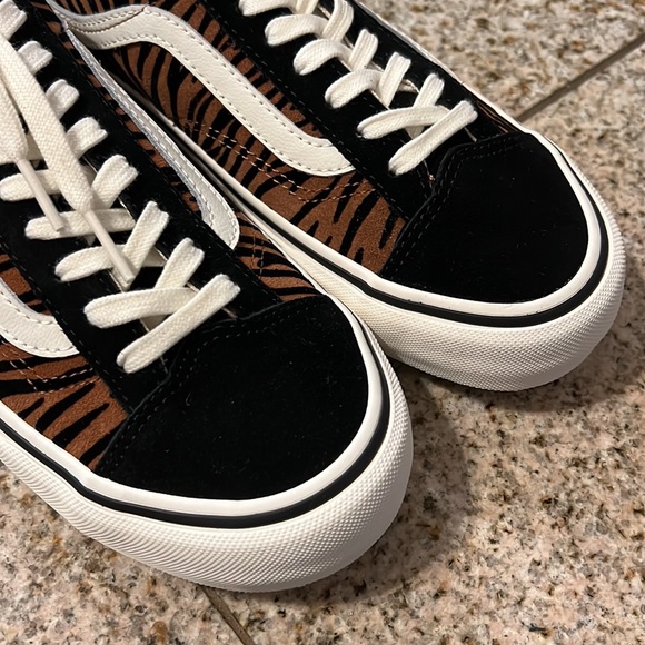 VANS | Animal Stripes Style 36 Decon SF Sneakers - Picture 4 of 8
